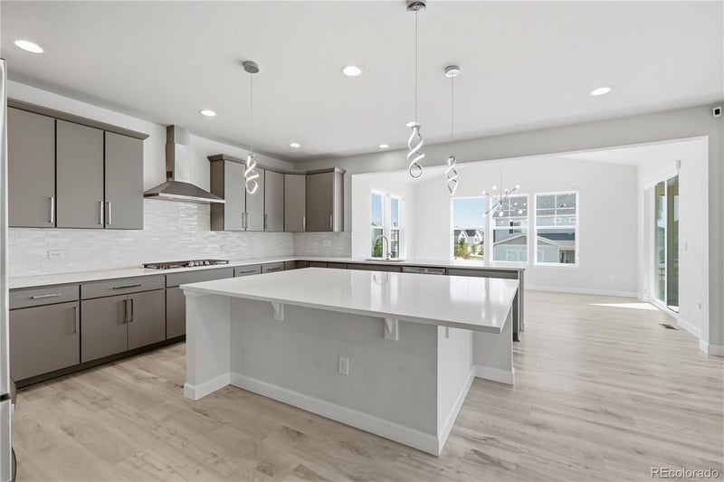 27615 Geddes Pl, Aurora, CO 80016