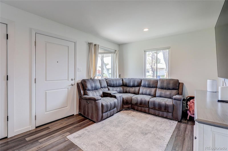 705 Newark St, Aurora, CO 80010
