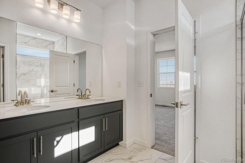 54933 28th Pl, Strasburg, CO 80136