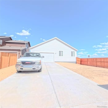 2865 Oxley St, Strasburg, CO 80136