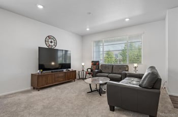 21052 E 60th Ave, Aurora, CO 80019