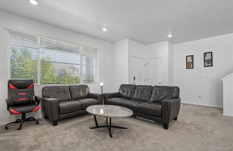 21052 60th Ave, Aurora, CO 80019