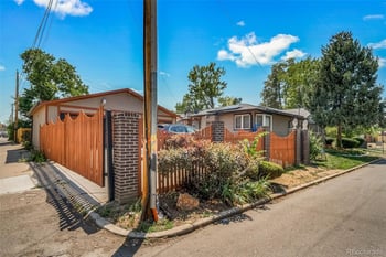 1590 Roslyn St, Denver, CO 80220