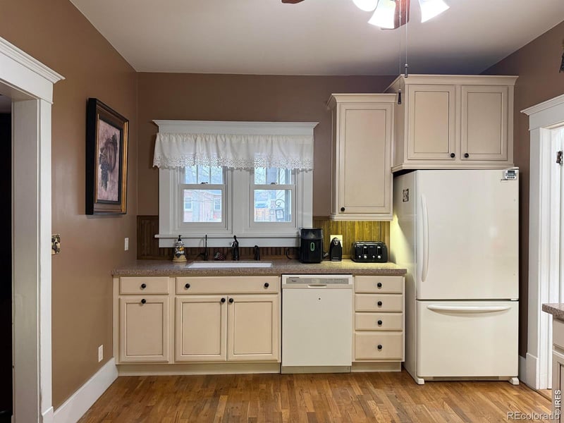 324 Bowman Ave, Holyoke, CO 80734