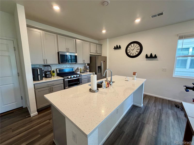 20941 60th Ave, Aurora, CO 80019