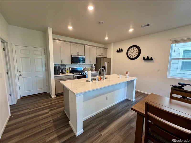 20941 60th Ave, Aurora, CO 80019