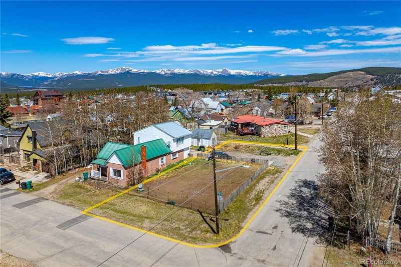 426 9th St, Leadville, CO 80461