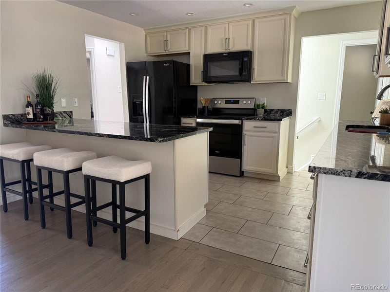 6859 Foresthill St, Littleton, CO 80120