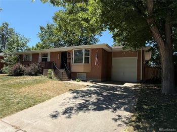 6859 S Foresthill St, Littleton, CO 80120