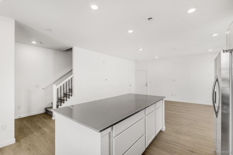 7639 S Mobile Way, Centennial, CO 80016