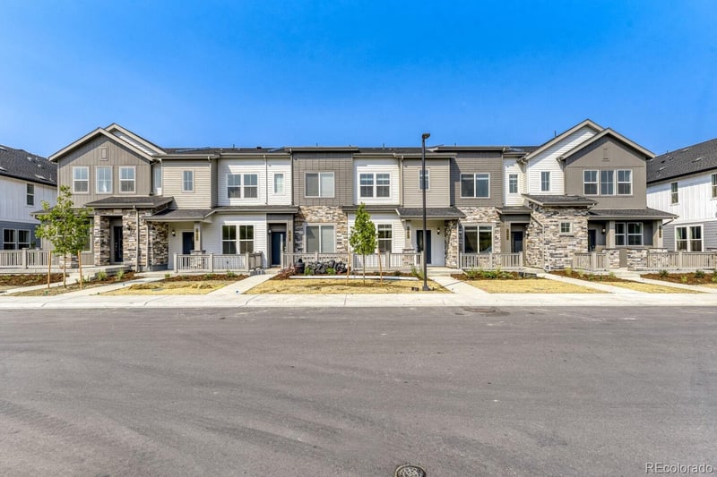 7639 S Mobile Way, Centennial, CO 80016