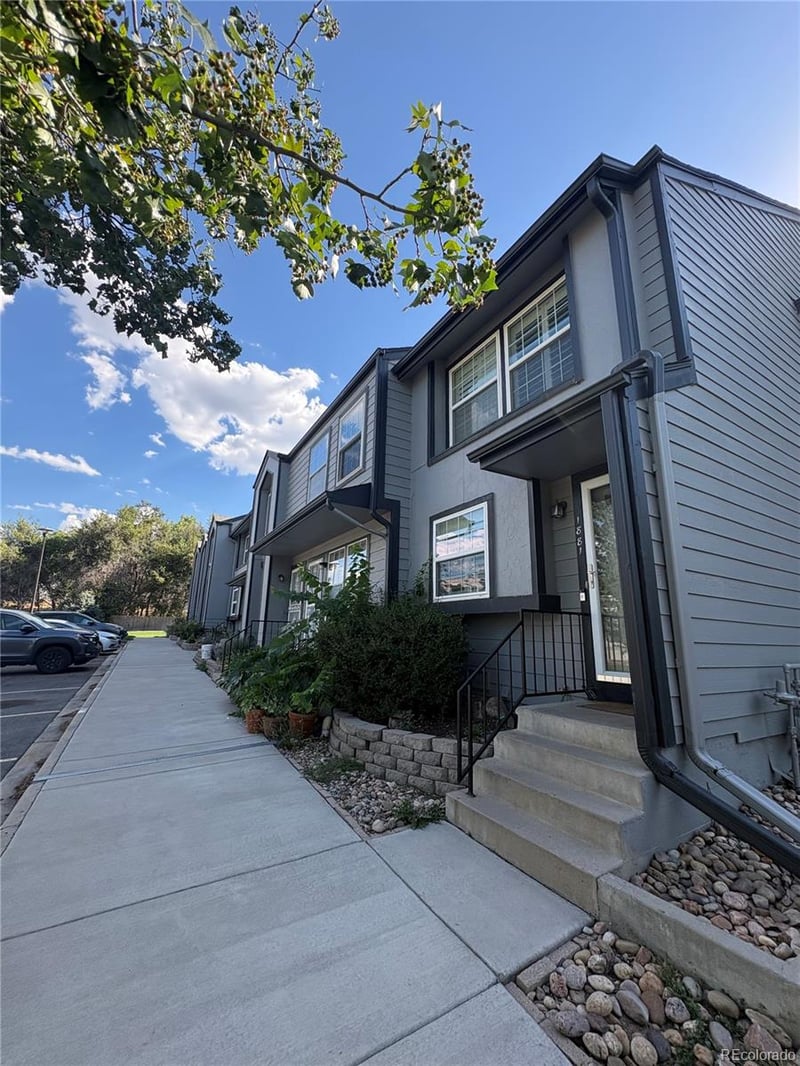 1881 Newland Ct, Lakewood, CO 80214