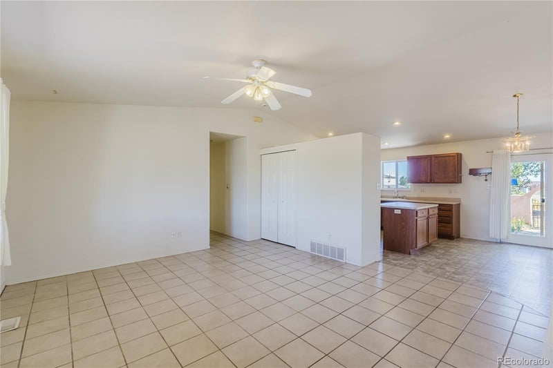 1148 Dove Creek Dr, Pueblo West, CO 81007