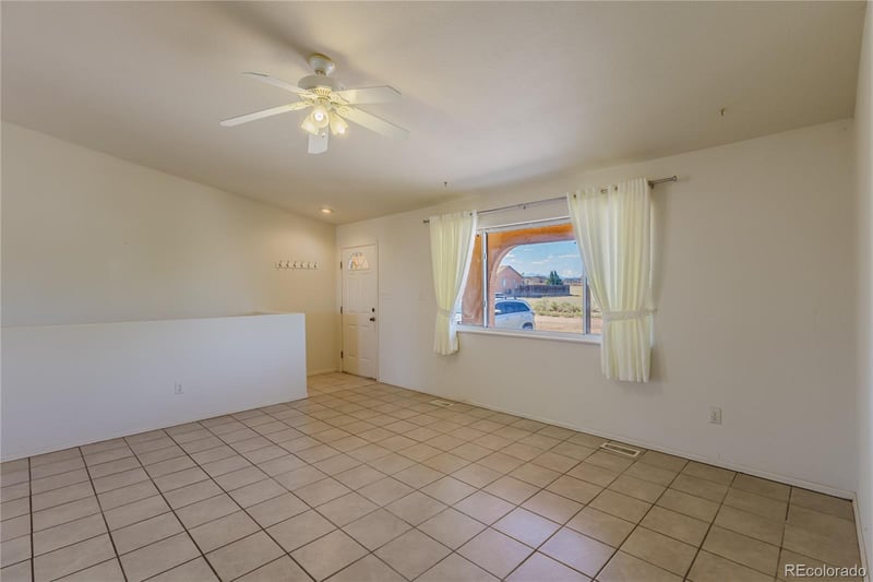 1148 Dove Creek Dr, Pueblo West, CO 81007