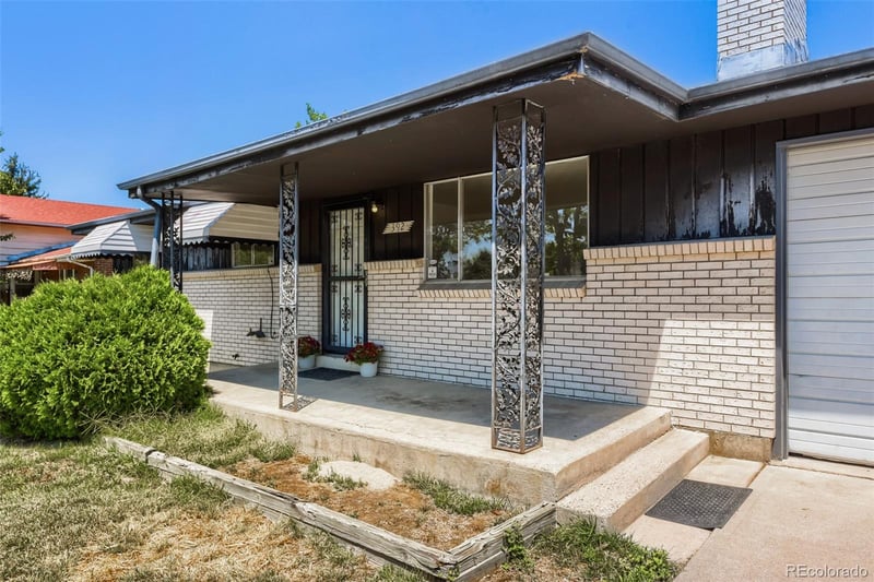 392 S Peoria Cir, Aurora, CO 80012