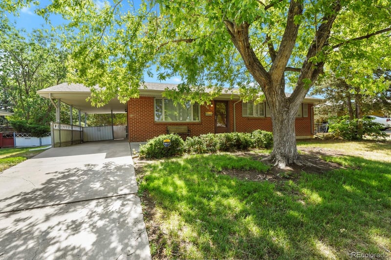 564 Moline St, Aurora, CO 80010