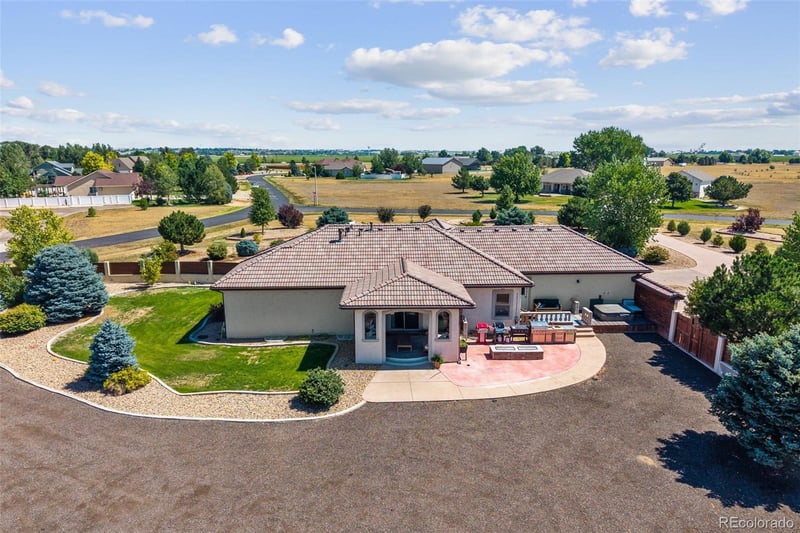 33 Stagecoach Ln, Fort Morgan, CO 80701