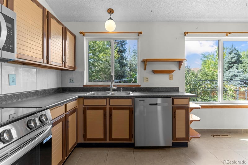 16114 Iowa Ave, Aurora, CO 80017