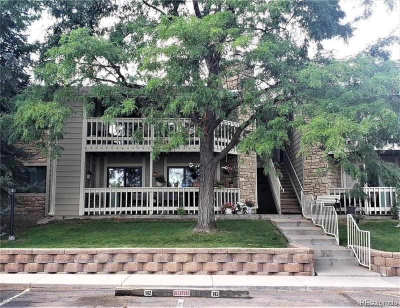 8225 Fairmount Dr #202, Denver, CO 80247