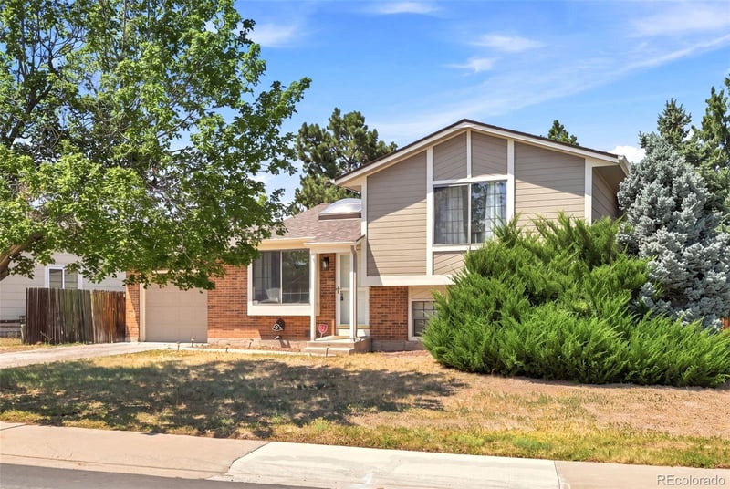 18897 Montana Dr, Aurora, CO 80017