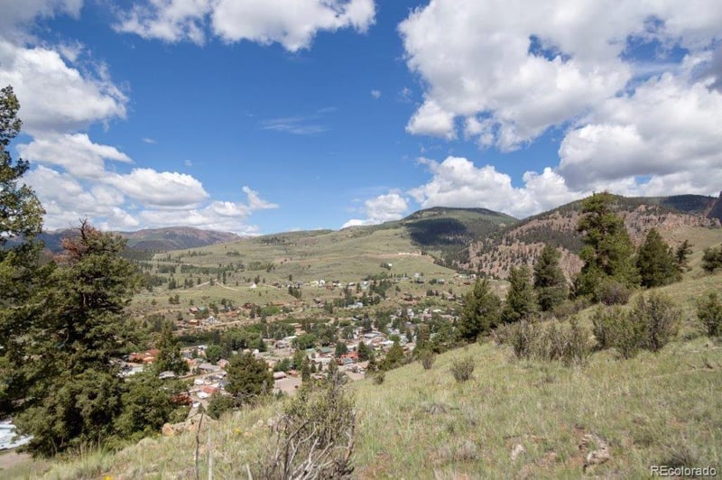 645 Cliff View Dr, Creede, CO 81130