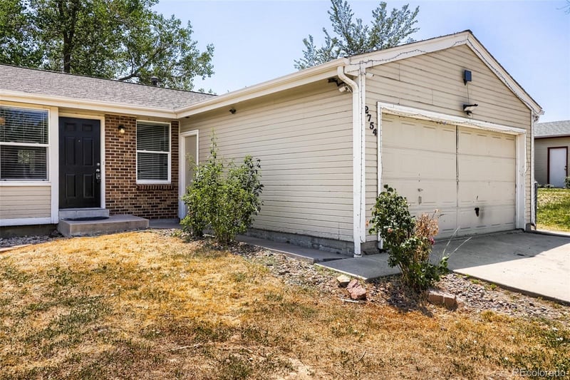 2754 Uravan St, Aurora, CO 80013