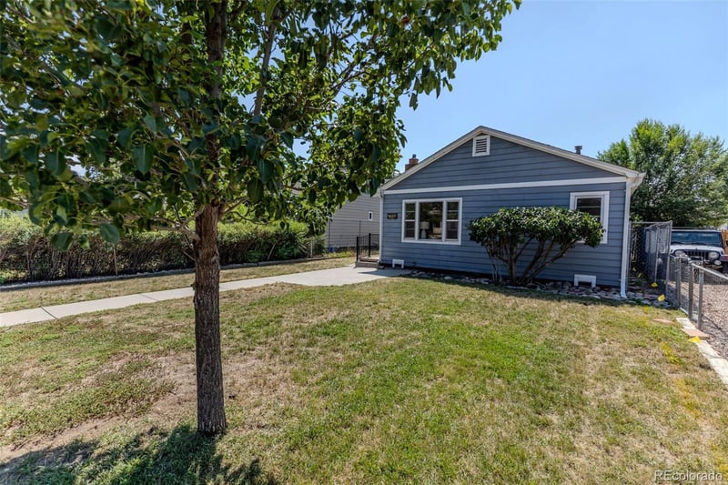 4077 Washington St, Englewood, CO 80113