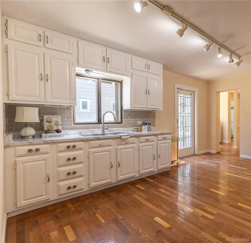 4077 Washington St, Englewood, CO 80113