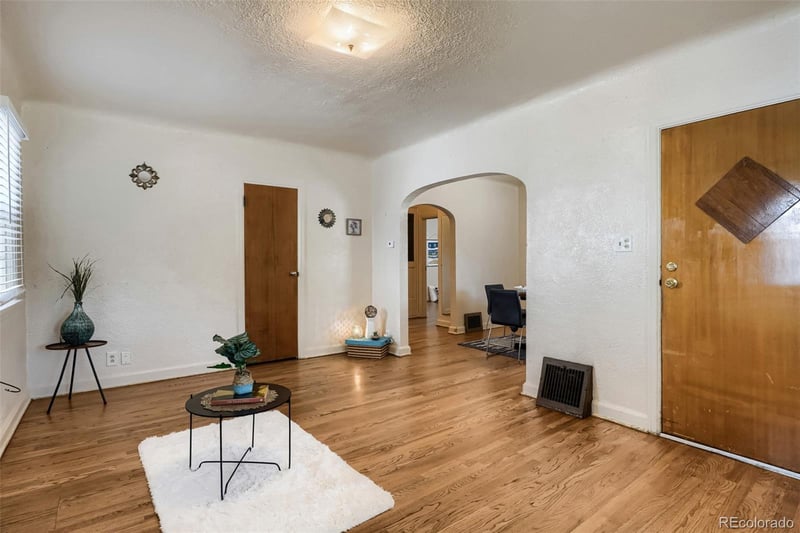 3990 Logan St, Englewood, CO 80113