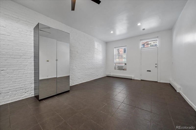2524 Kensing Ct, Denver, CO 80211