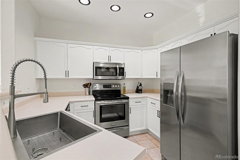 7429 Alkire St #204, Littleton, CO 80127