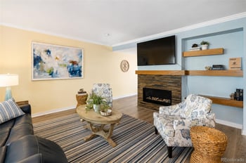 6937 E Briarwood Dr, Centennial, CO 80112