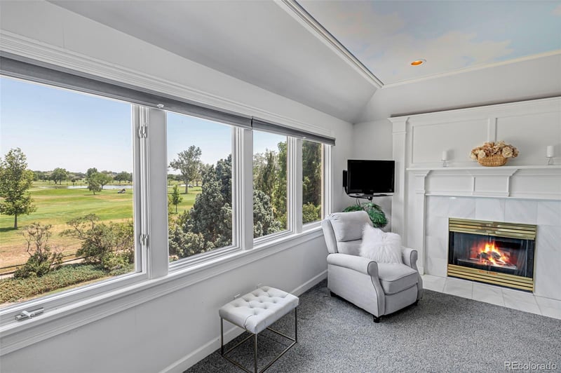 1147 Twin Peaks Cir, Longmont, CO 80503