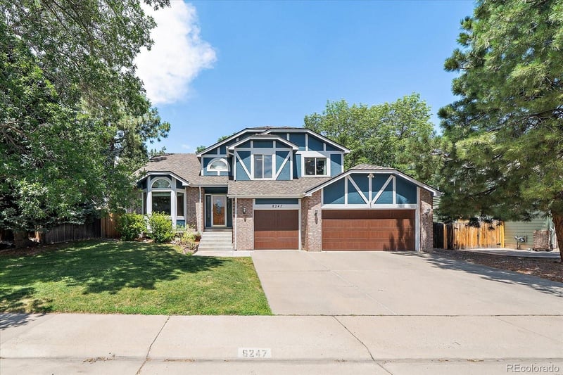 8247 W Chestnut Ave, Littleton, CO 80128