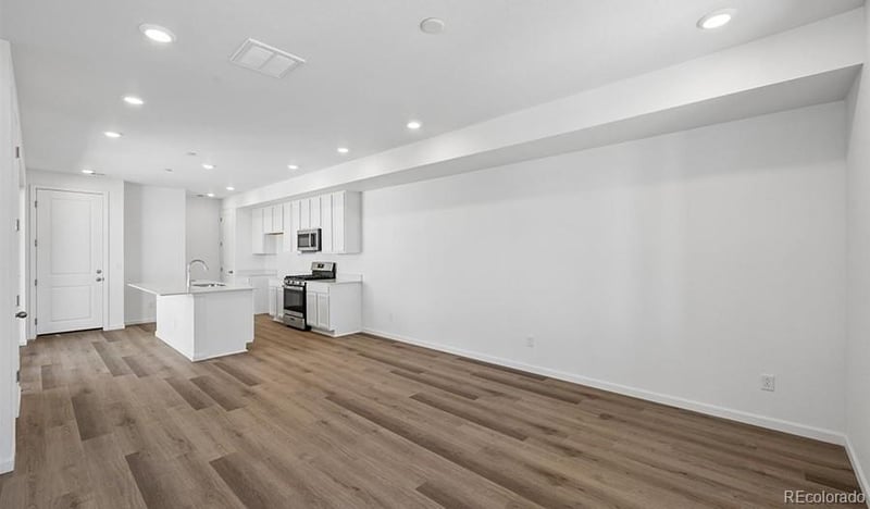 21373 E 67th Ave, Aurora, CO 80019