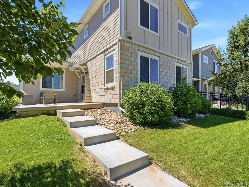 683 Stonebridge Dr, Longmont, CO 80503