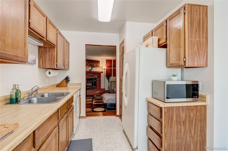 2054 S Balsam St, Lakewood, CO 80227