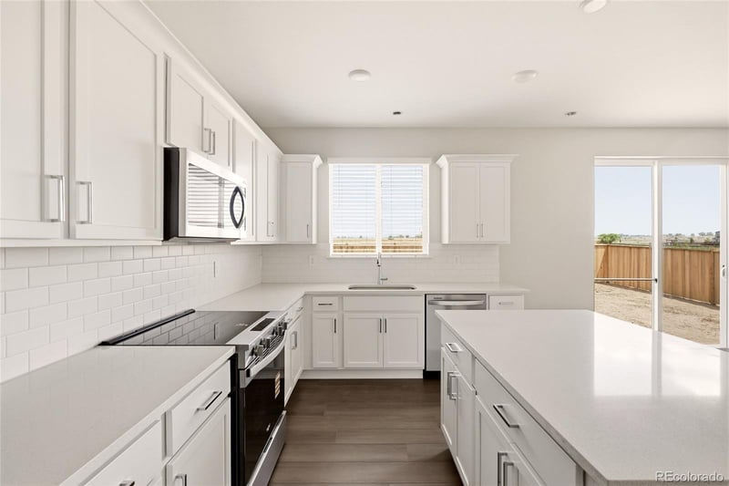 25251 Evans Dr, Aurora, CO 80018