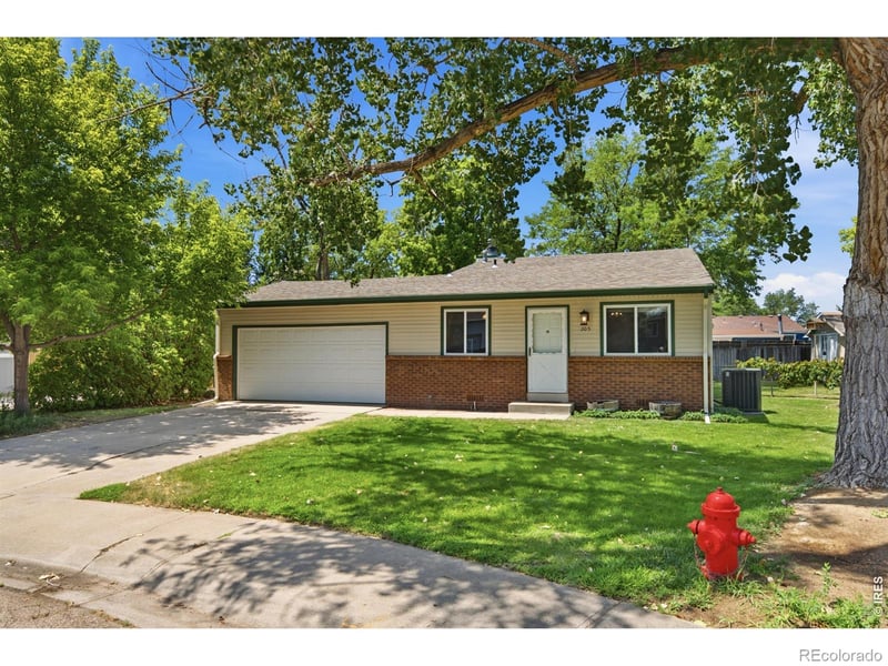 205 21st Ave Ct, Greeley, CO 80631