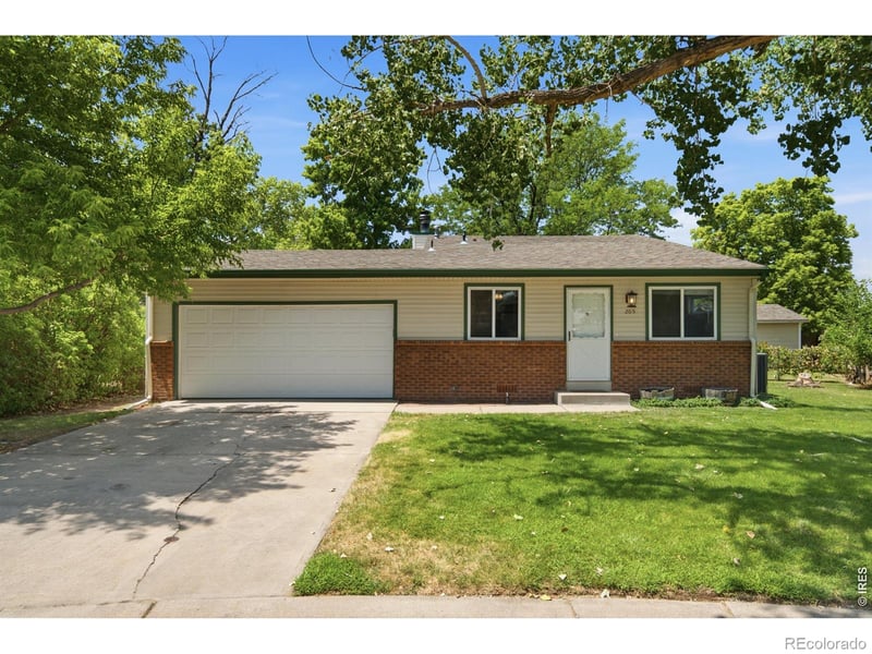 205 21st Ave Ct, Greeley, CO 80631