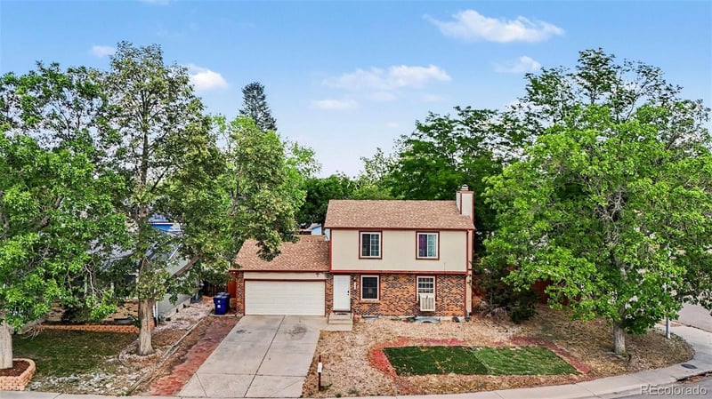 3858 Pitkin Cir, Aurora, CO 80013