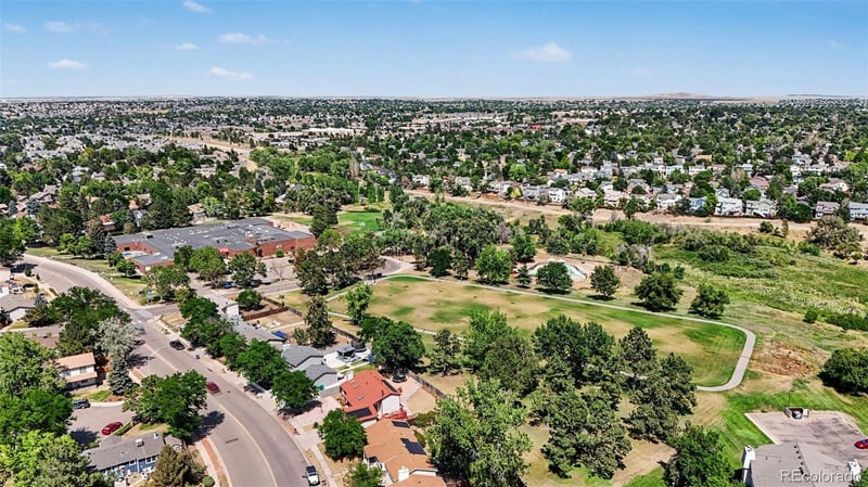 3858 Pitkin Cir, Aurora, CO 80013