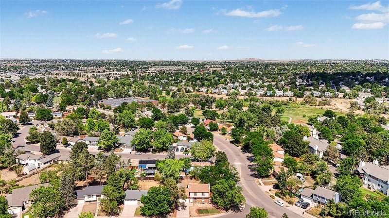 3858 Pitkin Cir, Aurora, CO 80013