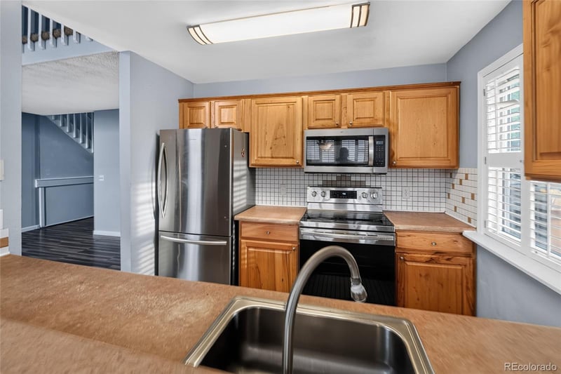 11521 E 1st Ave, Aurora, CO 80010