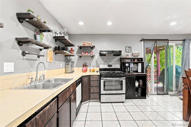 18 Kodiak Ct, Longmont, CO 80504