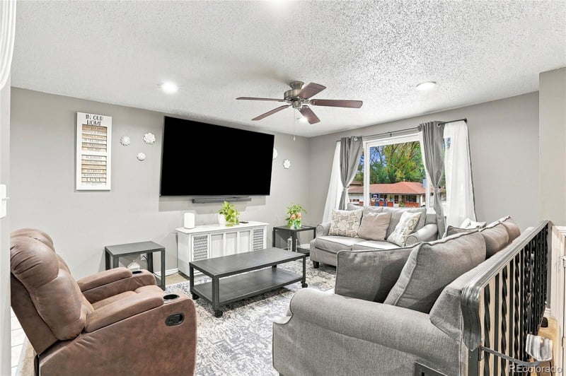 18 Kodiak Ct, Longmont, CO 80504