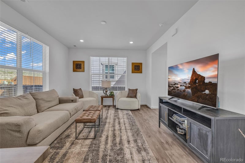 828 Yankee Boy Loop, Elizabeth, CO 80107