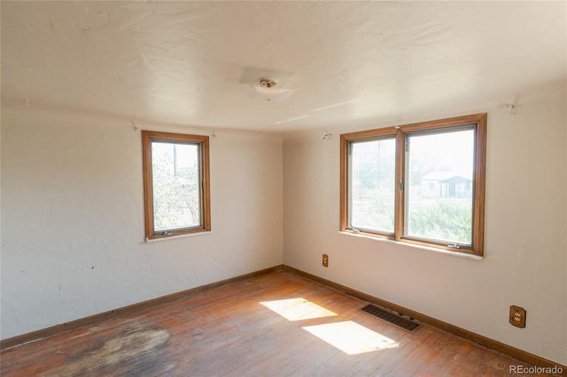 935 Lowell Blvd, Denver, CO 80219