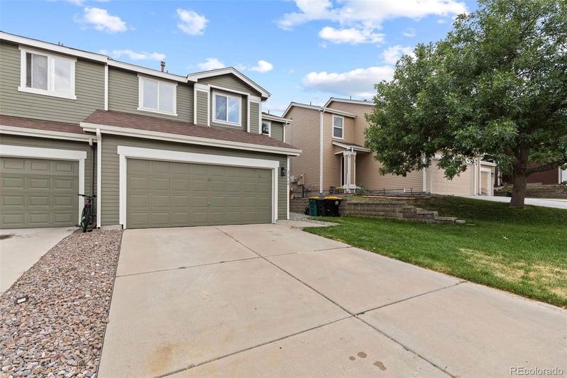 21960 Crestline Ln, Aurora, CO 80015