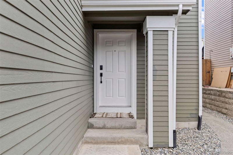 21960 Crestline Ln, Aurora, CO 80015